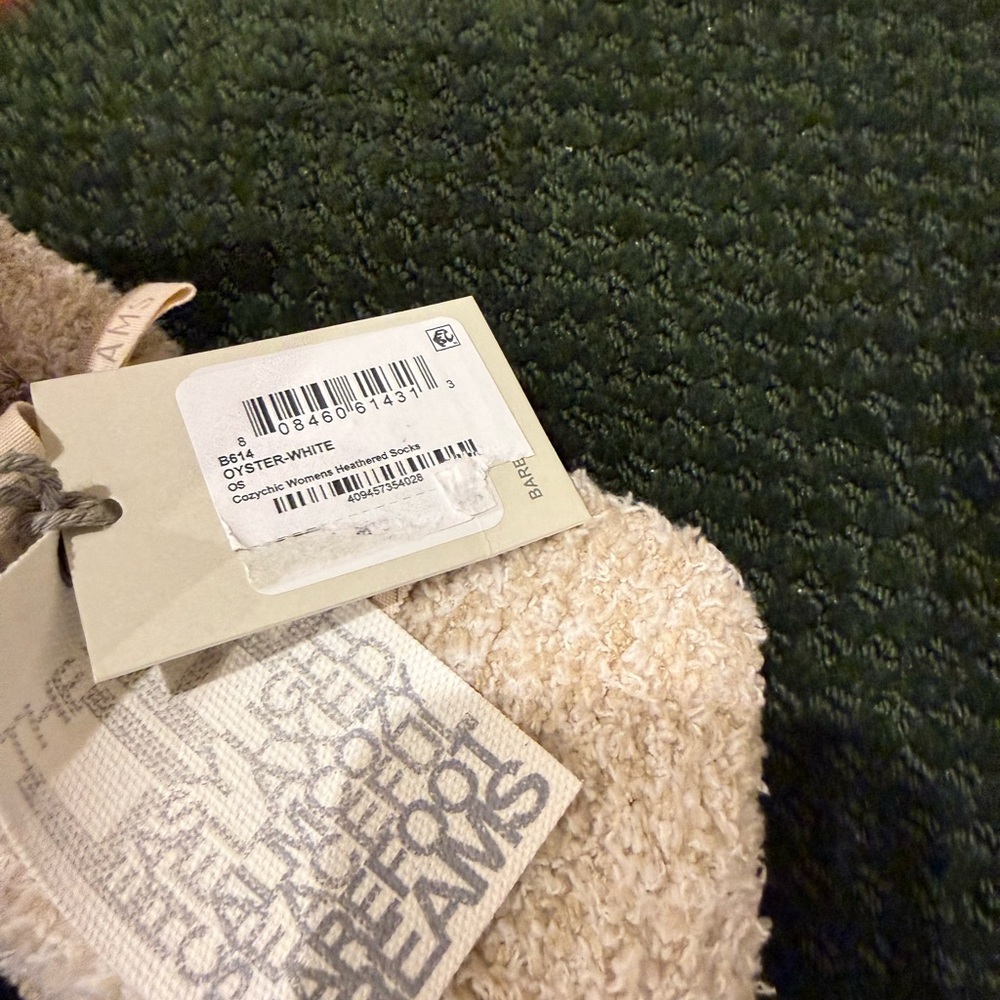 Barefoot Dreams Oyster White Plush Socks - Picture 4 of 8